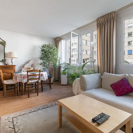 Spacious Family Flat 2bdr Close To Eiffel Tower *