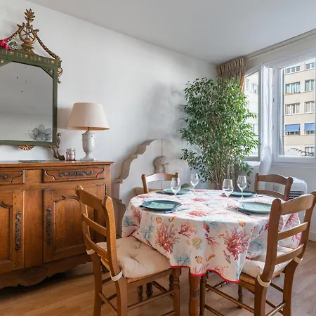 Spacious Family Flat 2bdr Close To Eiffel Tower *